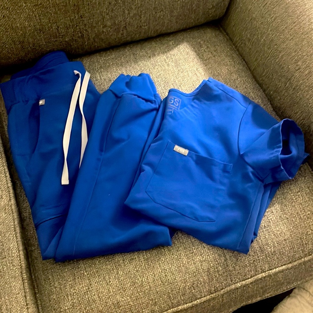 FIGS SET! Limited color: WINNING BLUE